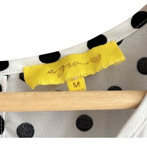 𝅺ezra Polka Dot Sleeveless Blouse - Picture 3 of 3